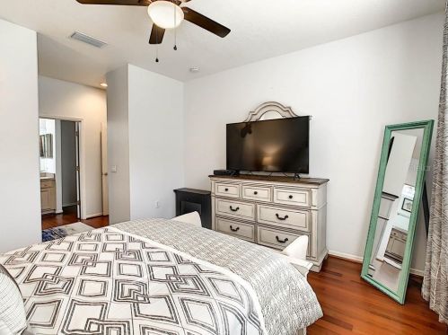 688 Grand Canal Dr, Kissimmee FL 34759-4345 exterior