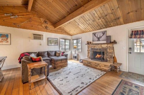 1029 Aeroplane Blvd, Big Bear City, CA 92314-9684