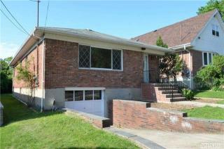 22208 41st Ave, Long Island City, NY 11361