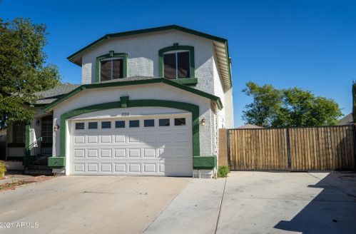 8926 Ocotillo Rd, Glendale, AZ 85305-2052