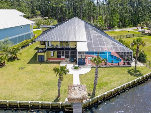 4552 Bayside Dr, Milton, FL 32583-8422