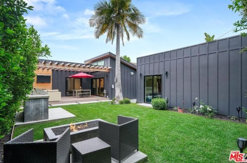 4709 Norwich Ave, Van Nuys CA  91403-2017 exterior