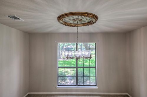 9006 Balcones Club Dr, Austin TX  78750-2906 exterior