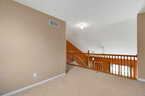 643 Keltonhurst Dr, Pataskala OH 43062-7363 exterior