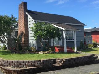 1903 4th St, Bremerton, WA 98337-1003