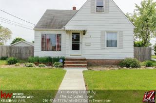 16427 Pike Blvd, Cleveland OH  44142-2258 exterior