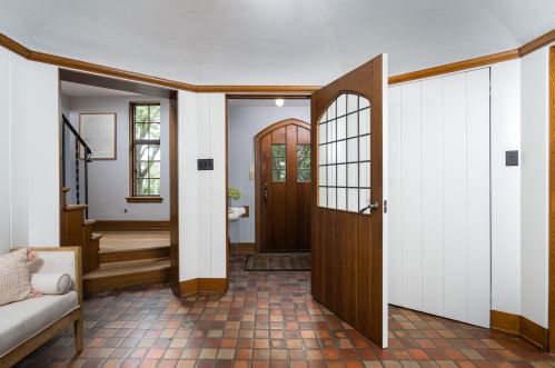 6578 Washington Cir, Milwaukee WI 53213-2460 exterior