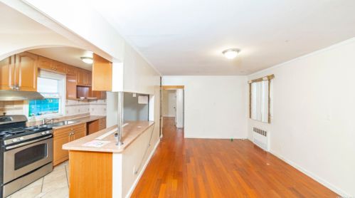 82-36 249th St, Jamaica, NY 11426-1848
