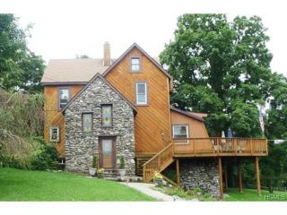 251 Pine Hill Rd, Chester, NY 10918-2210