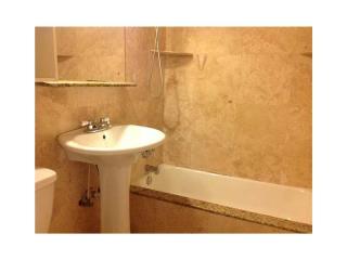 1601 Dewey St, Hollywood FL  33020-6116 exterior