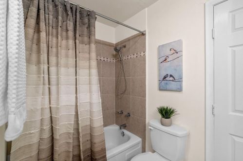 1917 Maxwell Dr, Lewisville TX  75077-7520 exterior