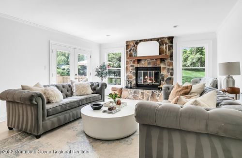 4 Constitution Dr, Leonardo NJ  07737-1808 exterior