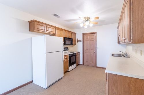 1084 Timberwood Dr, Beaver Falls PA 15010-1614 exterior