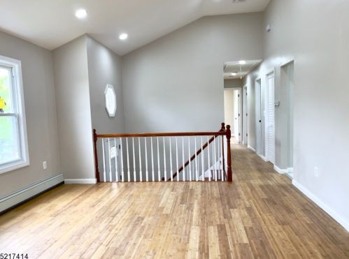 69 Layton Rd, Wantage NJ  07461-3311 exterior