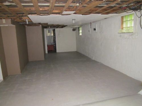 140 Wells Ave, New Kensington PA  15068-3850 exterior