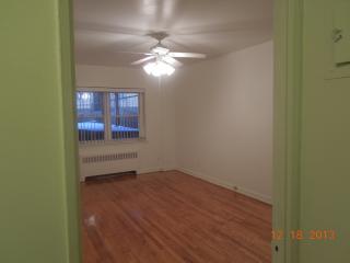 3877 Cannon Pl, Bronx NY  10463-2601 exterior