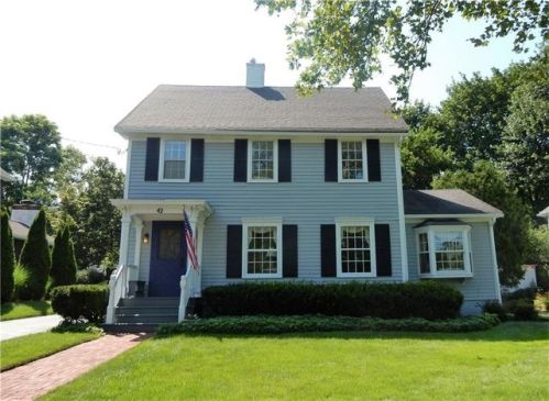 42 Potter Pl, Fairport, NY 14450-2420