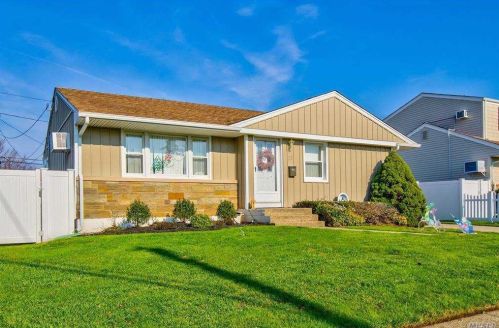 27 Elwood Ave, Hicksville, NY 11801-5643