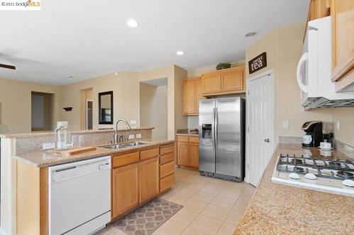 42 Vitruvius Ct, Oakley CA  94561-1778 exterior
