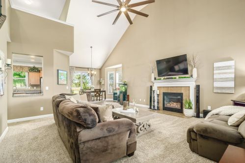 188 Glen Crossing Dr, Pataskala, OH 43062-7090