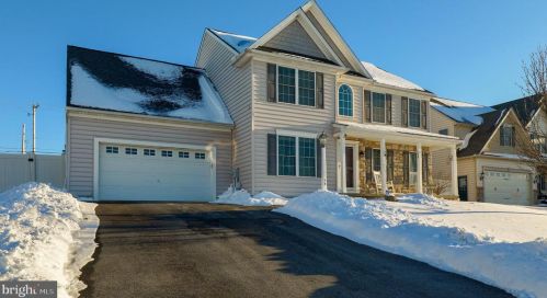 45 Centre Ct, Red Lion, PA 17356-8948