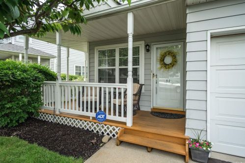 54 Pleasantview Dr, Central Islip, NY 11722-4675