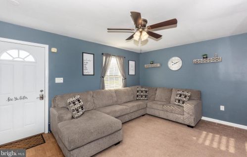 137 Apple Grove Ln, Littlestown PA  17340-1159 exterior