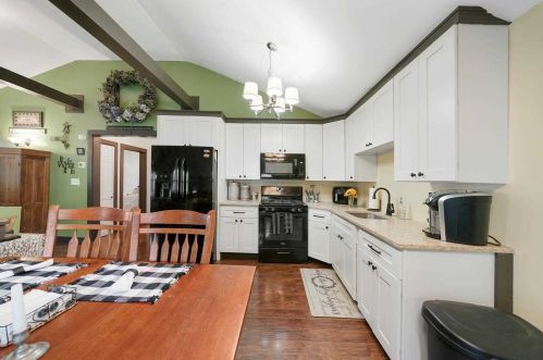 9 Maple Ct, Washingtonville NY  10992-1701 exterior