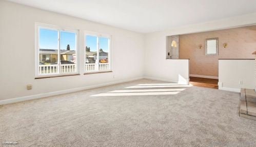 10859 Greenford Dr, San Diego CA  92126-2706 exterior