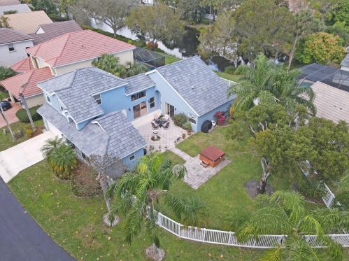 20 Lawrence Lake Dr, Boynton Beach, FL 33436-2020