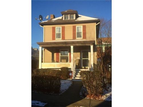 726 Ferree St, Moon Twp, PA 15108-2162