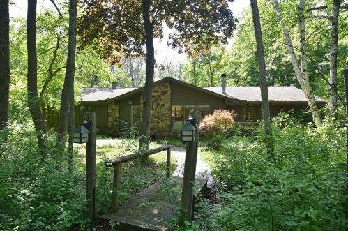 12231 River Rd, Thiensville, WI 53092-2219