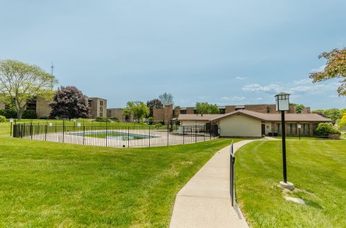 9034 Lisbon Ave, Milwaukee WI  53222-2734 exterior