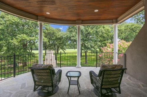 4700 Tour 18 Dr, Lewisville TX  75022-6450 exterior