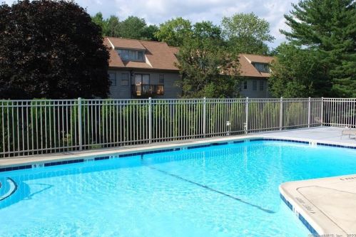 1 Village Walk, Wilton CT  06897-4035 exterior