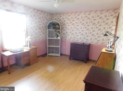 243 Lincoln Dr, Hanover PA 17331-4946 exterior