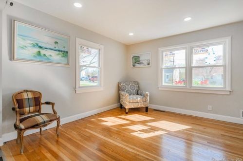 60 Crestwood Ave, Waterbury CT  06704-1621 exterior