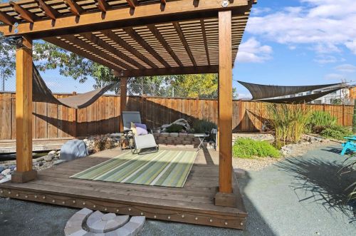 211 Emory Oak Pl, Lathrop CA  95330-8527 exterior