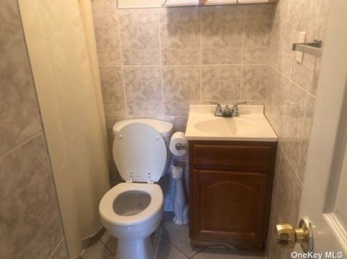 11449 145th St, Jamaica, NY 11436-1140