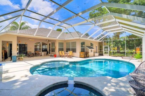 104 Evans Dr, Palm Coast, FL 32164-6225