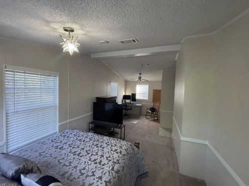 97 Isle Of Saint Thomas, Naples FL  34114-9401 exterior