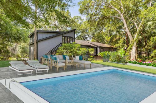 124 Sparrow Dr, Isle Of Palms SC  29451-2514 exterior