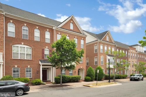 113 Fortnightly Blvd, Herndon, VA 20170-3753