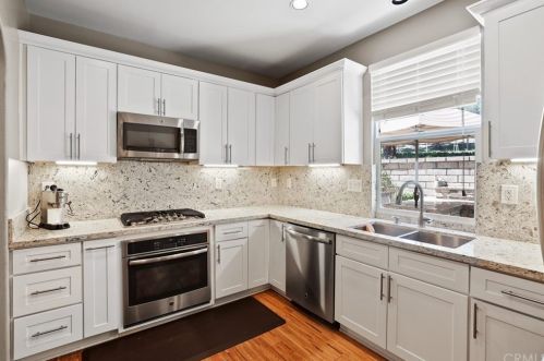 46 Duet, Irvine CA  92603-4216 exterior