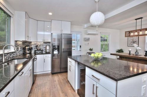 3 Rebel Ln, Norwalk, CT 06850-1804