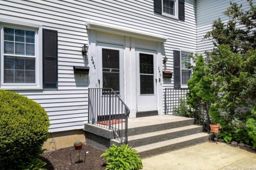 245 Sylvan Knoll Rd, Stamford, CT 06902-5342