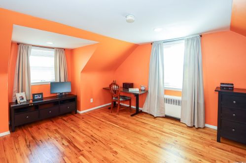 12 Grover Ln, Elwood NY  11731-3015 exterior