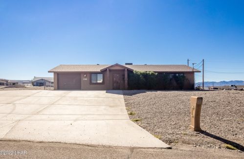 2120 Bombay Dr, Lake Havasu City, AZ 86404-1921