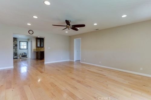 13417 Ocean Gate Ave, Hawthorne CA  90250-5611 exterior