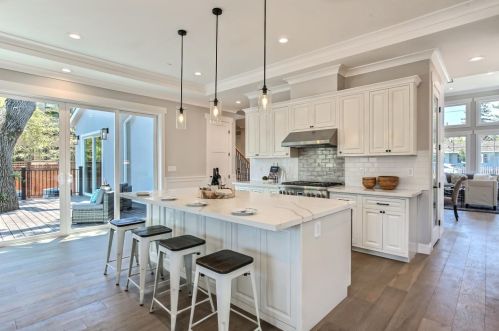 575 Beresford Ave, Redwood City CA  94061-4205 exterior